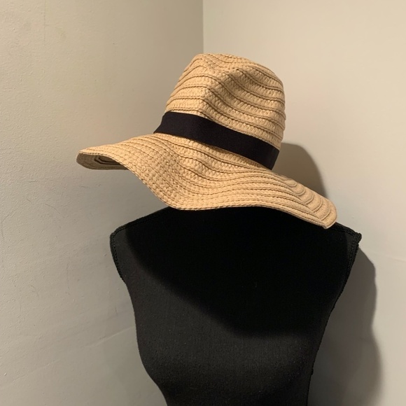 Madewell Packable Braided Straw Hat in Natural Medium/Large - Picture 2 of 5